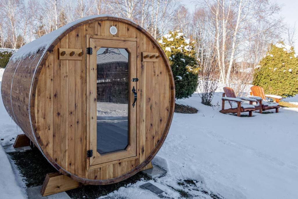 Spa, sauna et foyer : Le Phare de Baie-Saint-Paul Extérieur photo